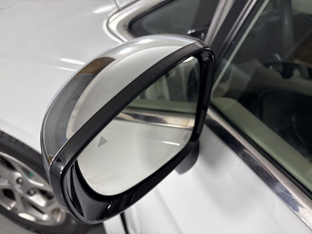 Used 2023 Chrysler Pacifica - photo 22