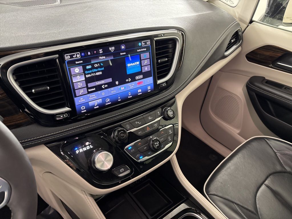 Used 2023 Chrysler Pacifica - photo 32