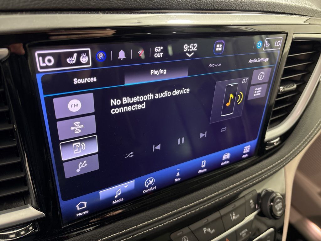 Used 2023 Chrysler Pacifica - photo 34