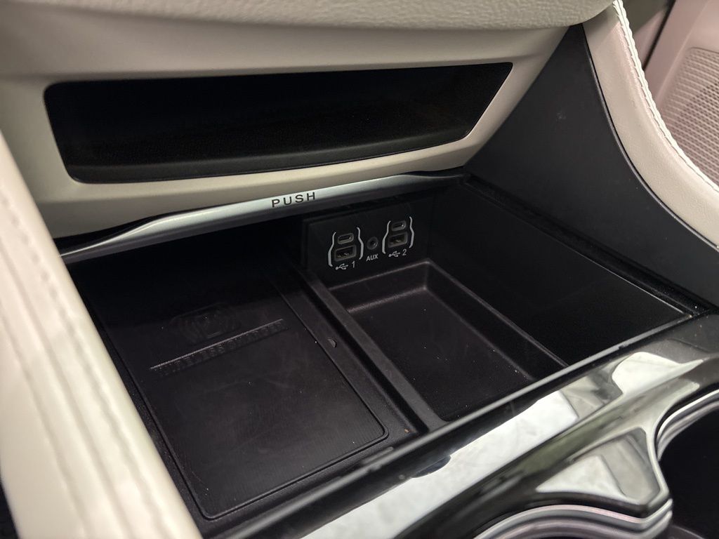 Used 2023 Chrysler Pacifica - photo 38