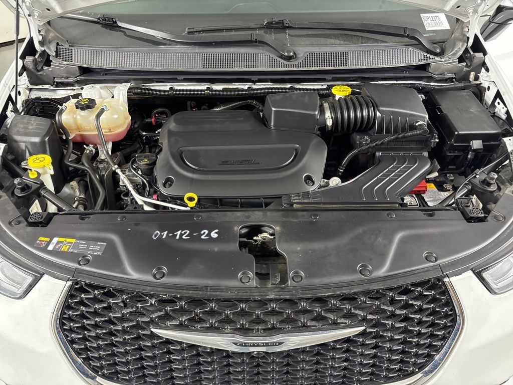Used 2023 Chrysler Pacifica - photo 40