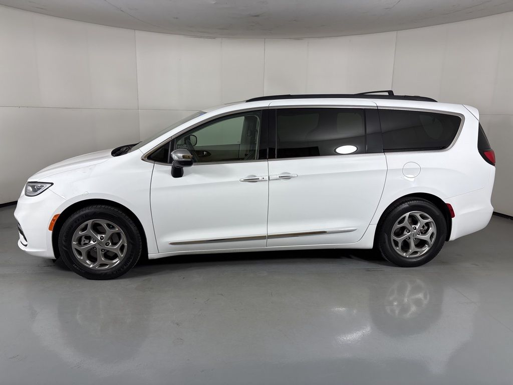 Used 2023 Chrysler Pacifica - photo 7