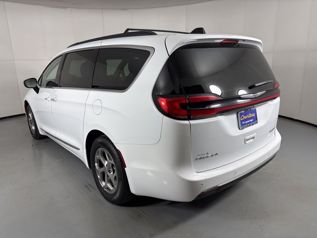 Used 2023 Chrysler Pacifica - photo 8