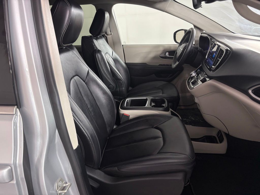 Used 2024 Chrysler Pacifica - photo 45
