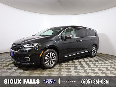 Used 2022 Chrysler Pacifica Limited Minivan for sale #P104286A - photo 1