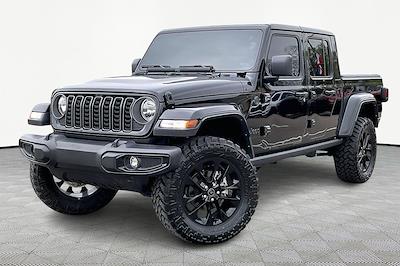 Used 2025 Jeep Gladiator - photo 1