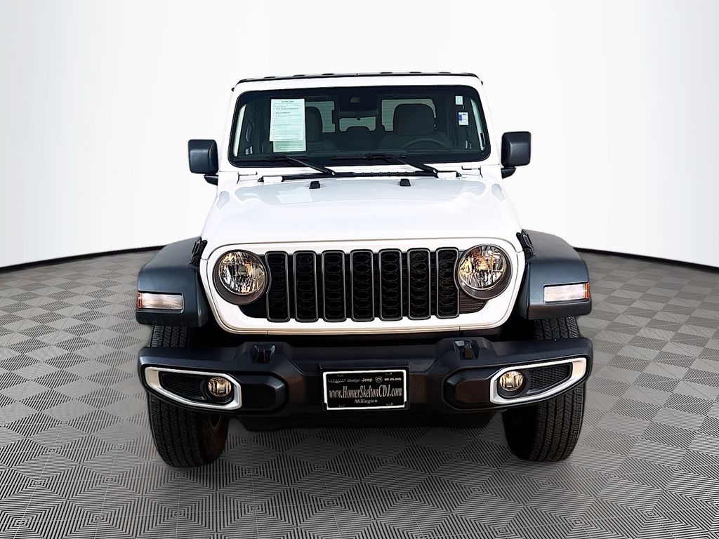 Used 2025 Jeep Gladiator - photo 5