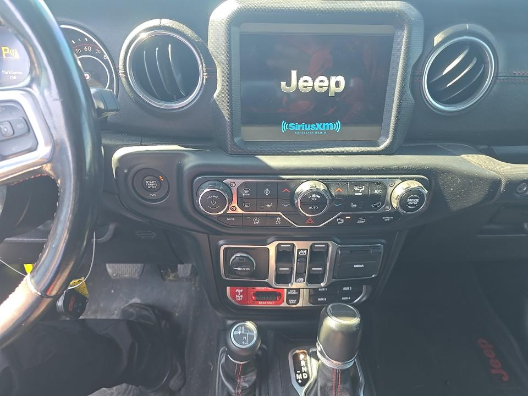 Used 2020 Jeep Gladiator - photo 4