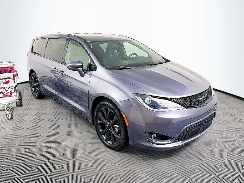 Used 2019 Chrysler Pacifica - photo 1