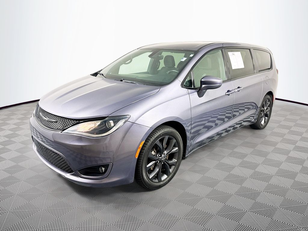 Used 2019 Chrysler Pacifica - photo 2