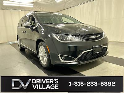2018 Chrysler Pacifica FWD Minivan for sale #B186D4411 - photo 1
