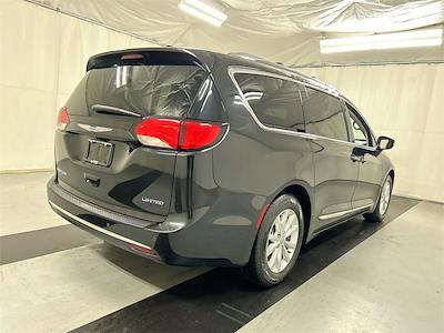 2018 Chrysler Pacifica FWD Minivan for sale #B186D4411 - photo 2