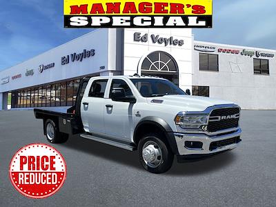 New 2024 Ram 5500 Tradesman Crew Cab 4x4 Dakota Flatbed Truck with Gooseneck Hitch for sale #514204RL - photo 1