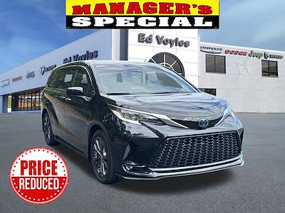 Used 2022 Toyota Sienna XSE Minivan for sale #515164B - photo 1