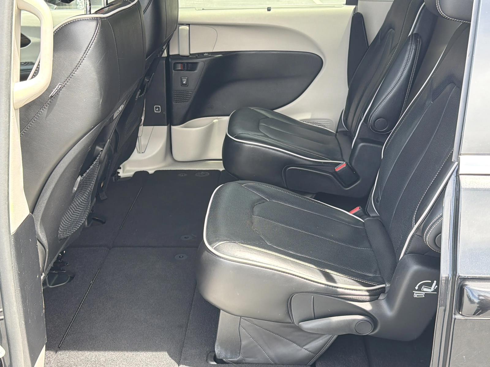 Used 2022 Chrysler Pacifica - photo 23