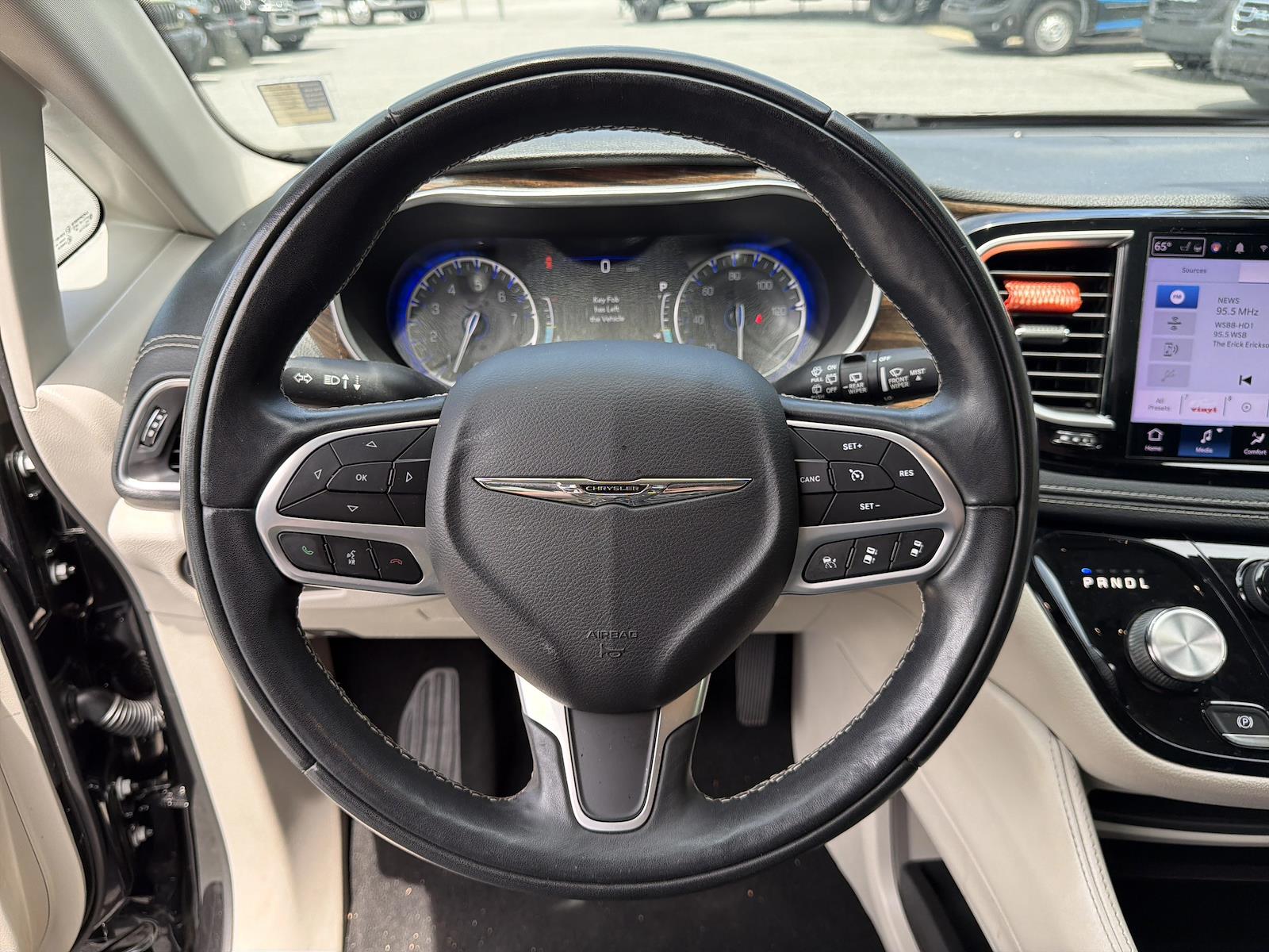 Used 2022 Chrysler Pacifica - photo 26