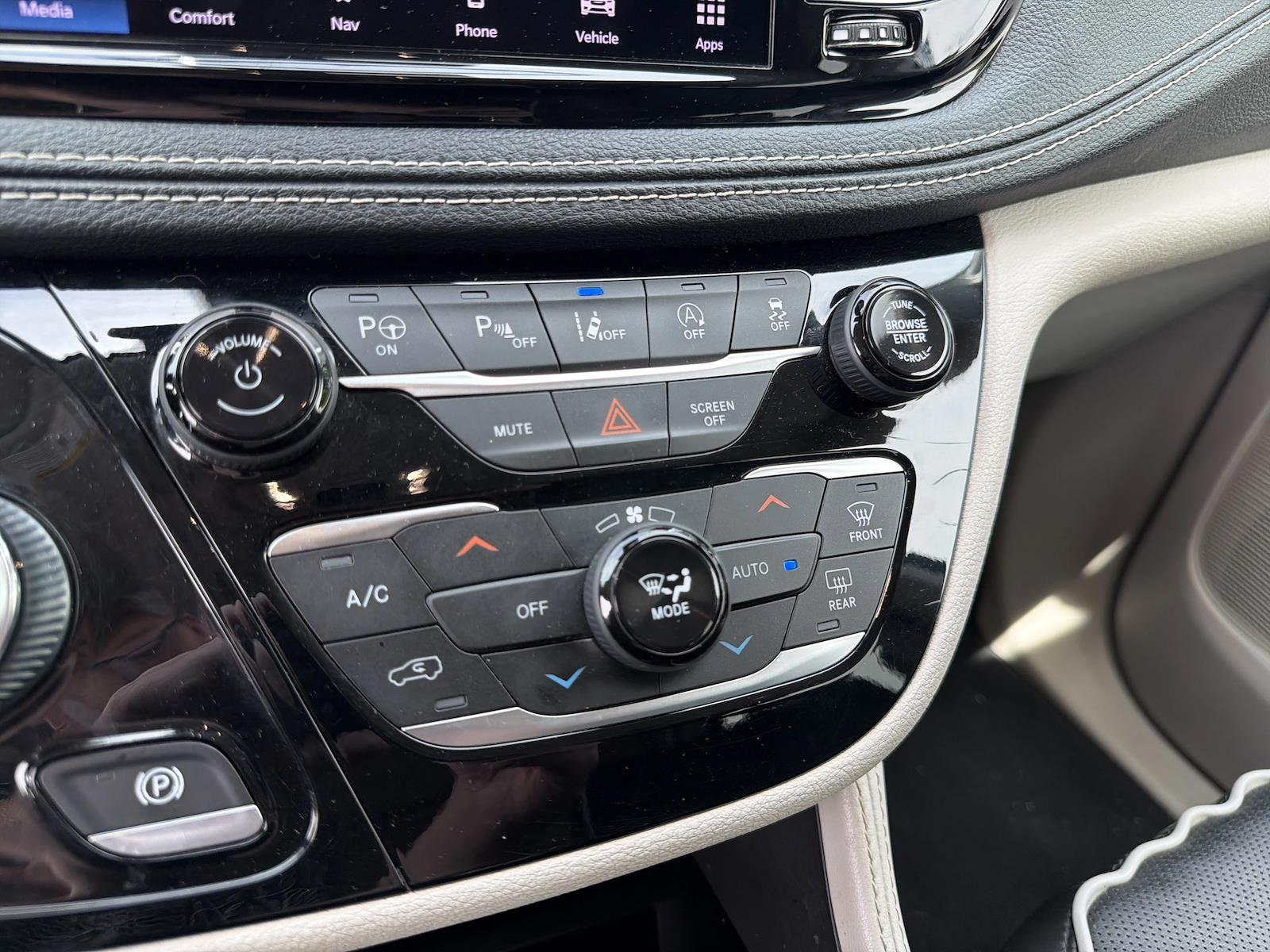 Used 2022 Chrysler Pacifica - photo 33
