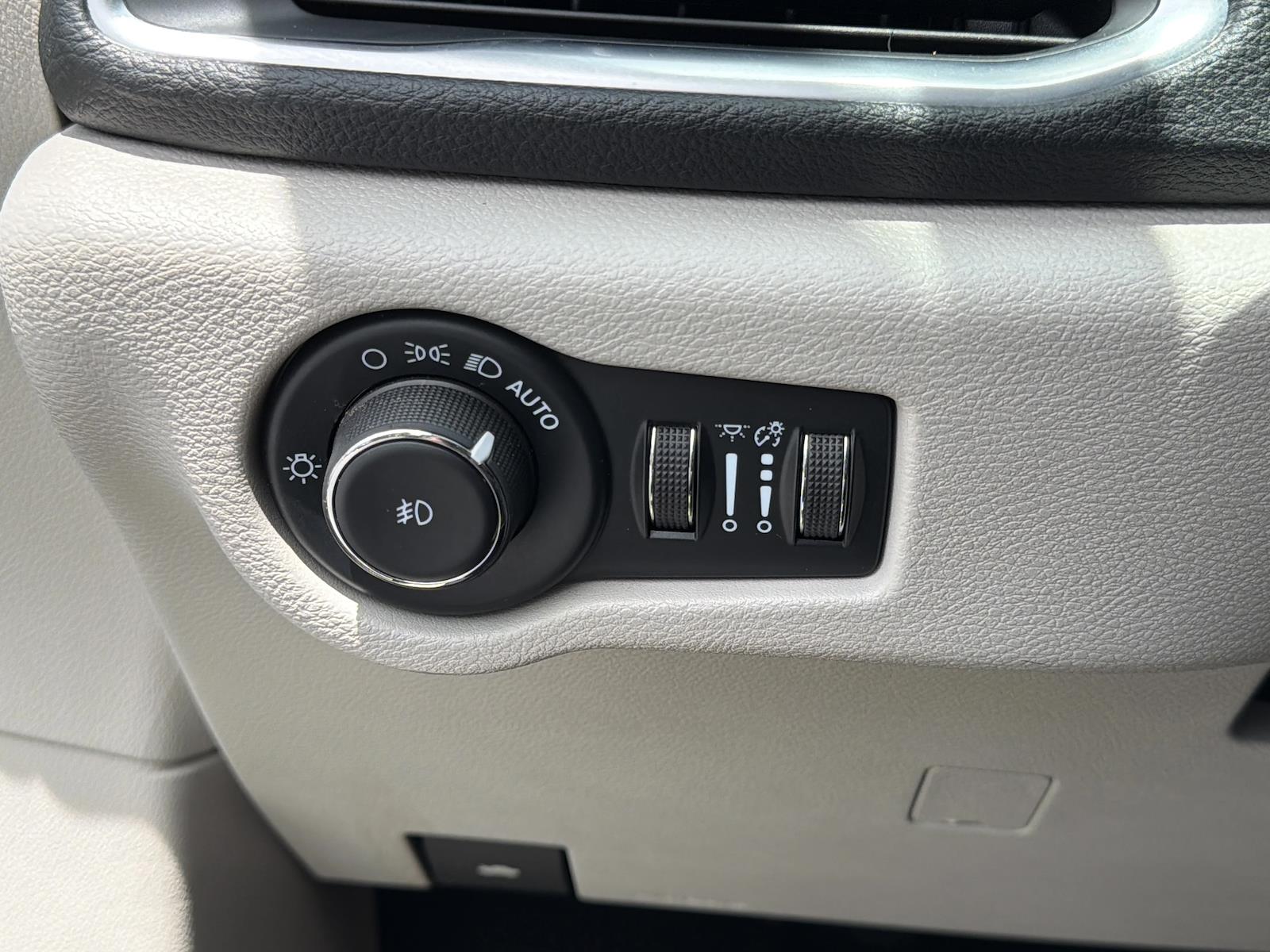 Used 2022 Chrysler Pacifica - photo 35