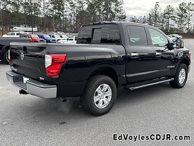 Used 2017 Nissan Titan SV Crew Cab for sale #515739A - photo 2