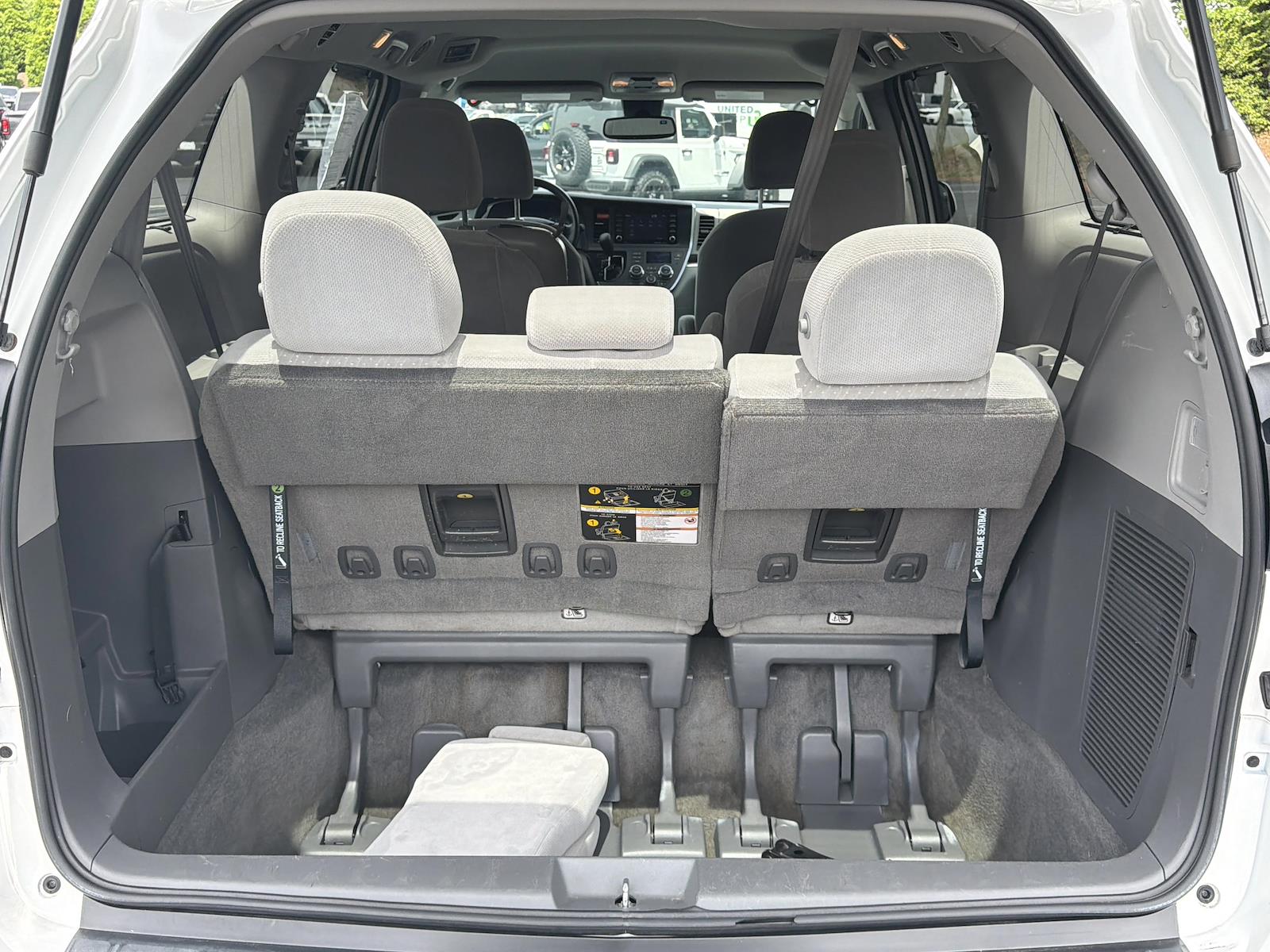Used 2018 Toyota Sienna - photo 13