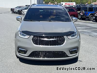 Used 2022 Chrysler Pacifica - photo 1