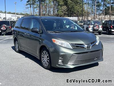 Used 2020 Toyota Sienna - photo 1