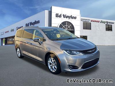 Used 2020 Chrysler Pacifica Limited Minivan for sale #516316A - photo 1