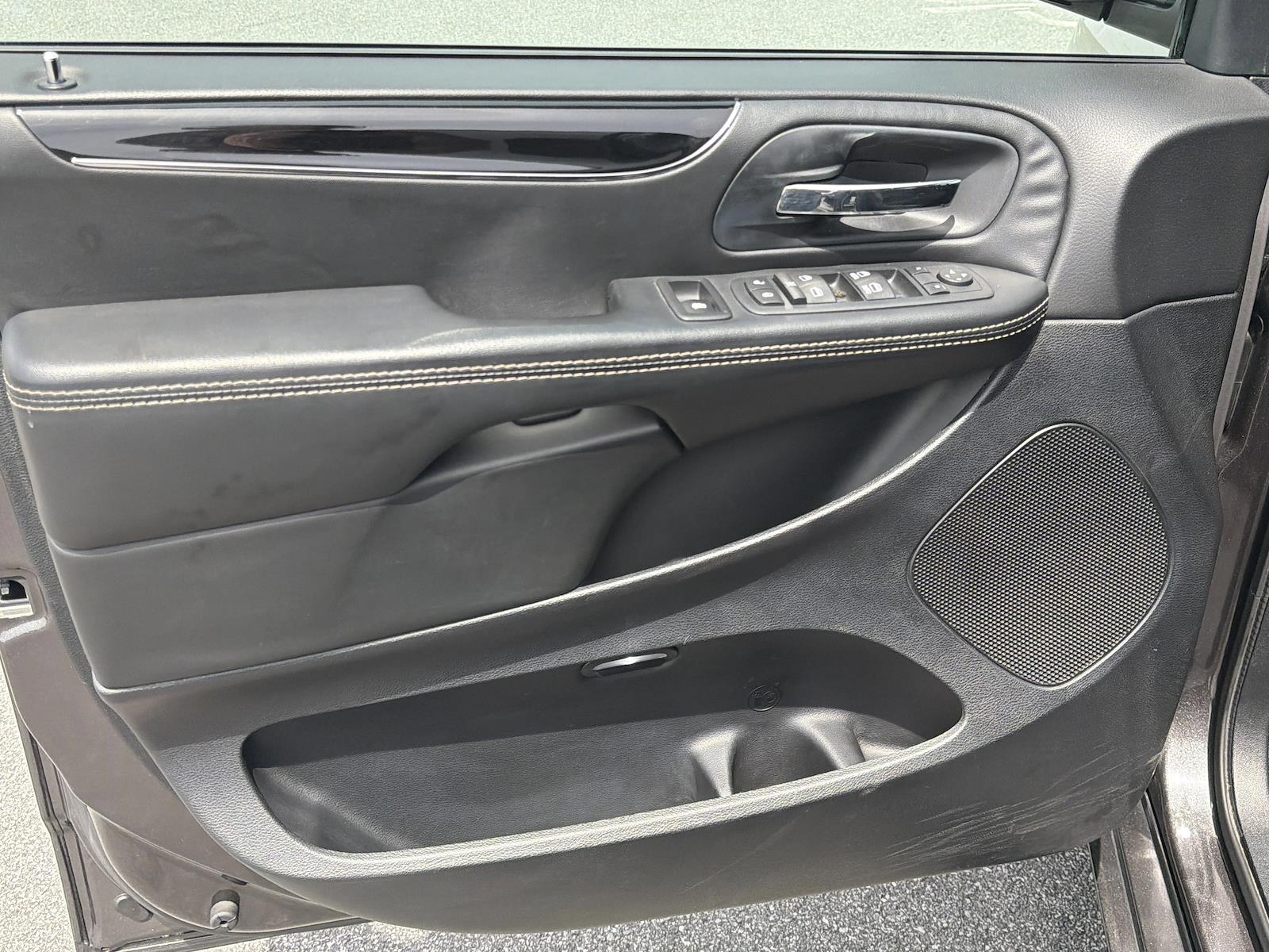 Used 2016 Dodge Grand Caravan - photo 7