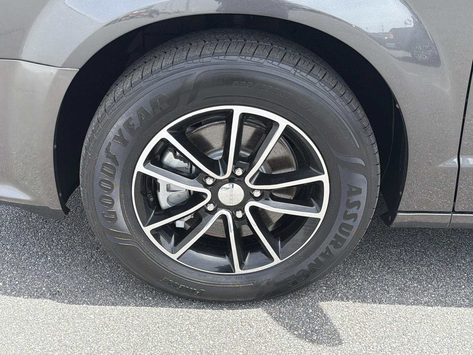 Used 2016 Dodge Grand Caravan - photo 8