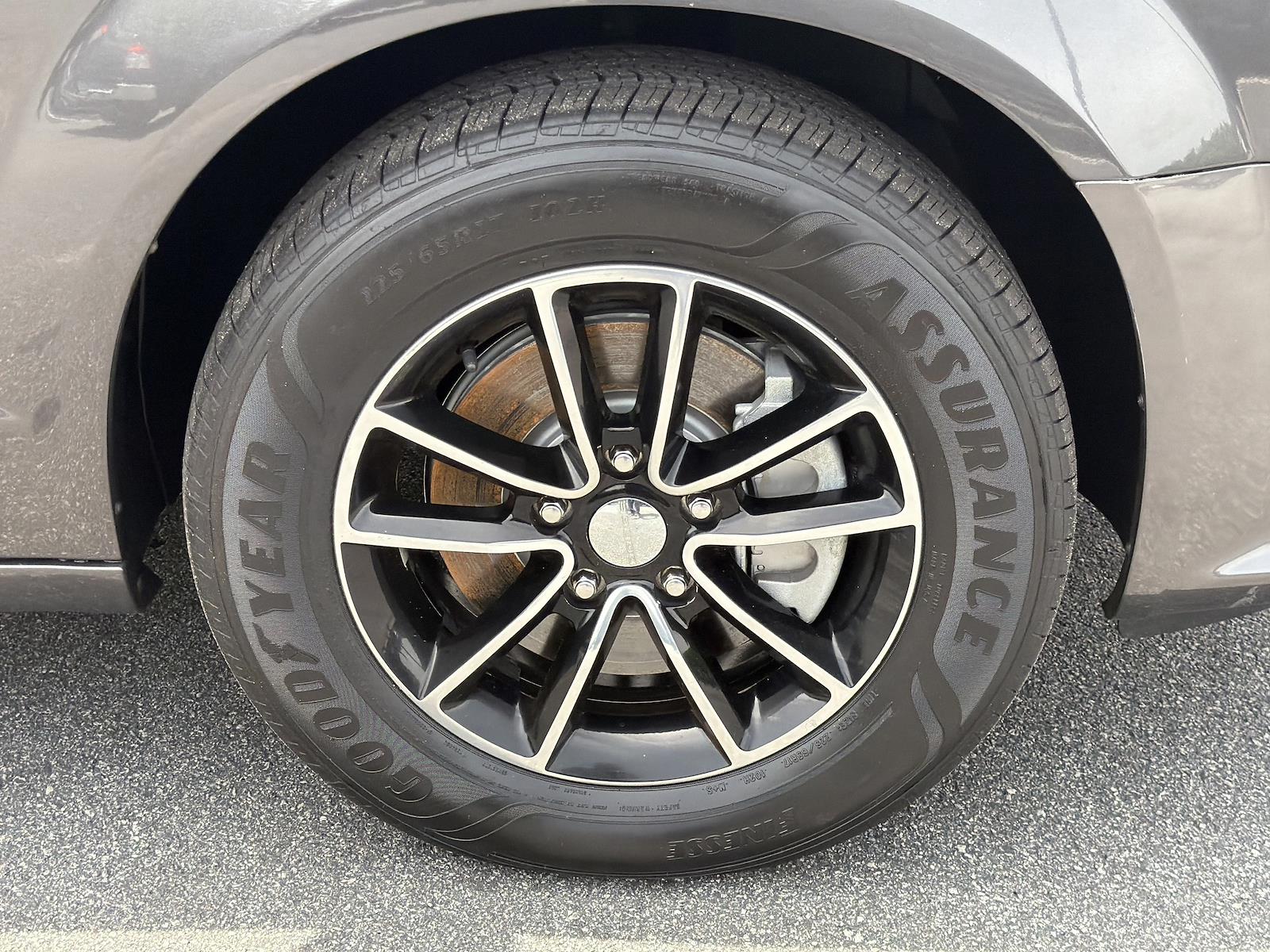 Used 2016 Dodge Grand Caravan - photo 9