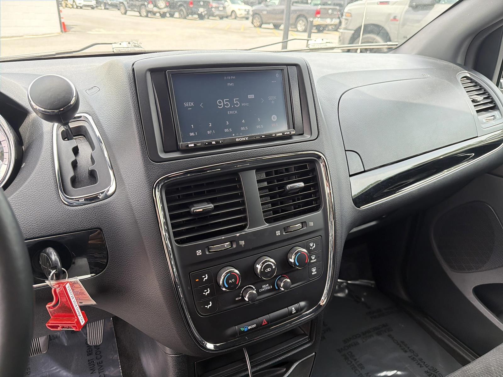 Used 2016 Dodge Grand Caravan - photo 24