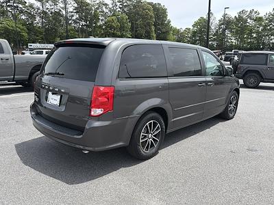 Used 2016 Dodge Grand Caravan - photo 2