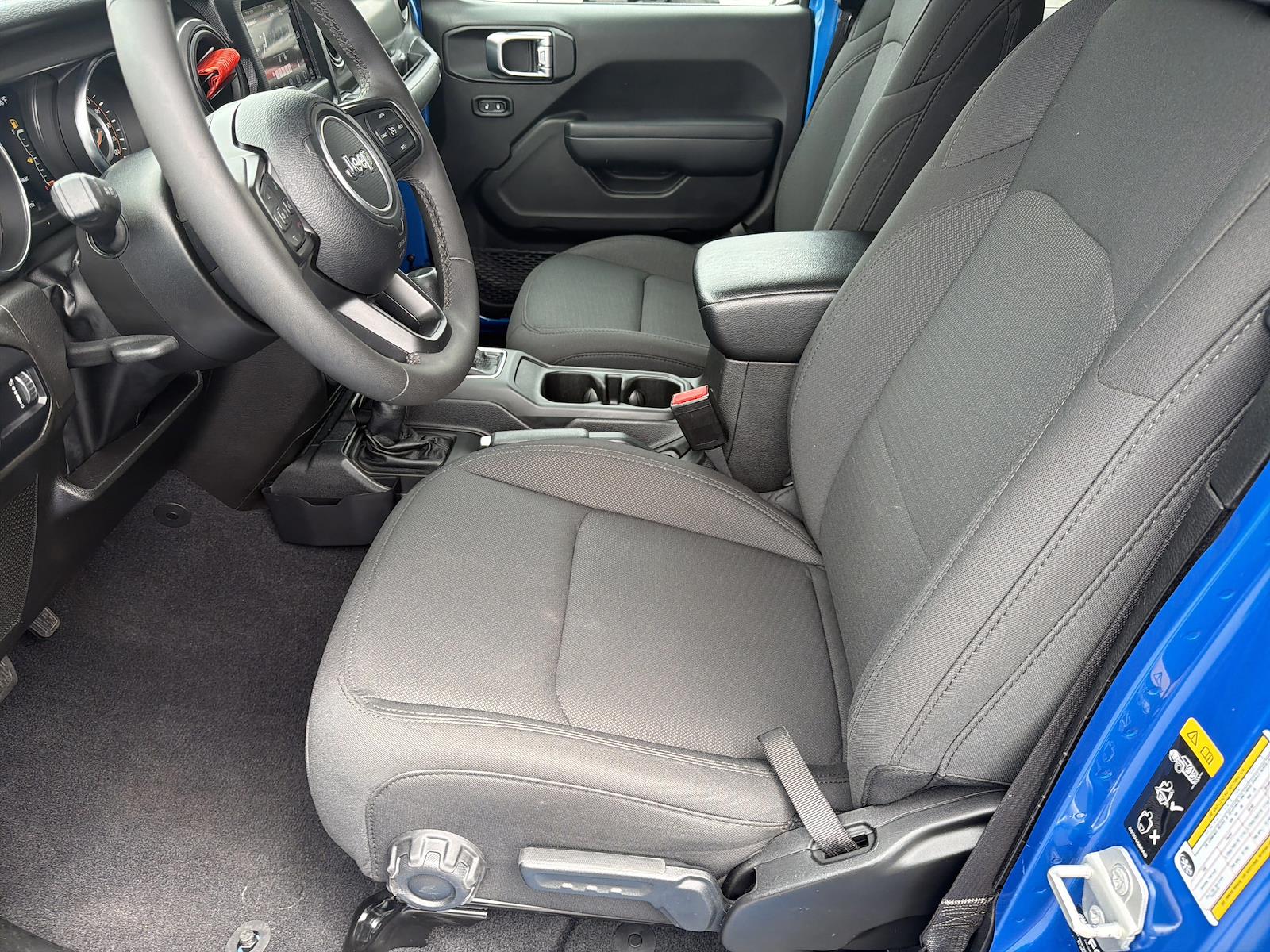 Used 2023 Jeep Gladiator - photo 10