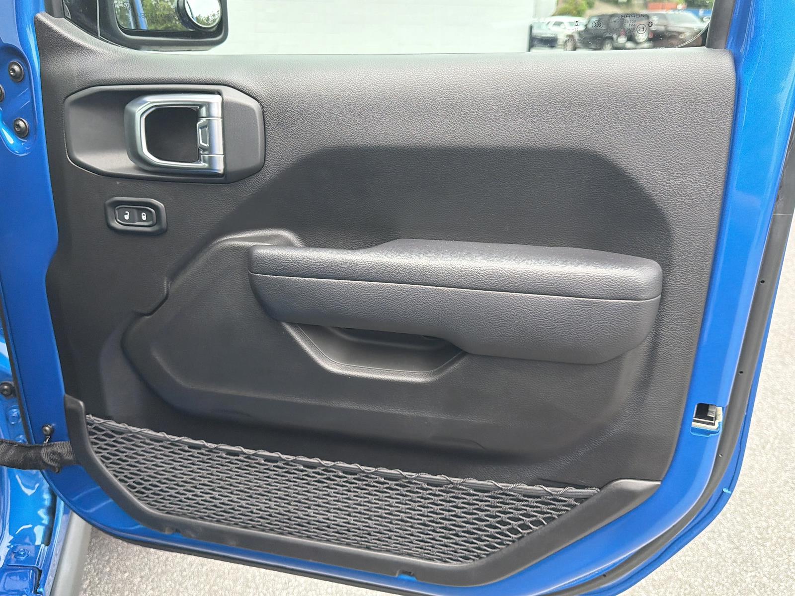 Used 2023 Jeep Gladiator - photo 15