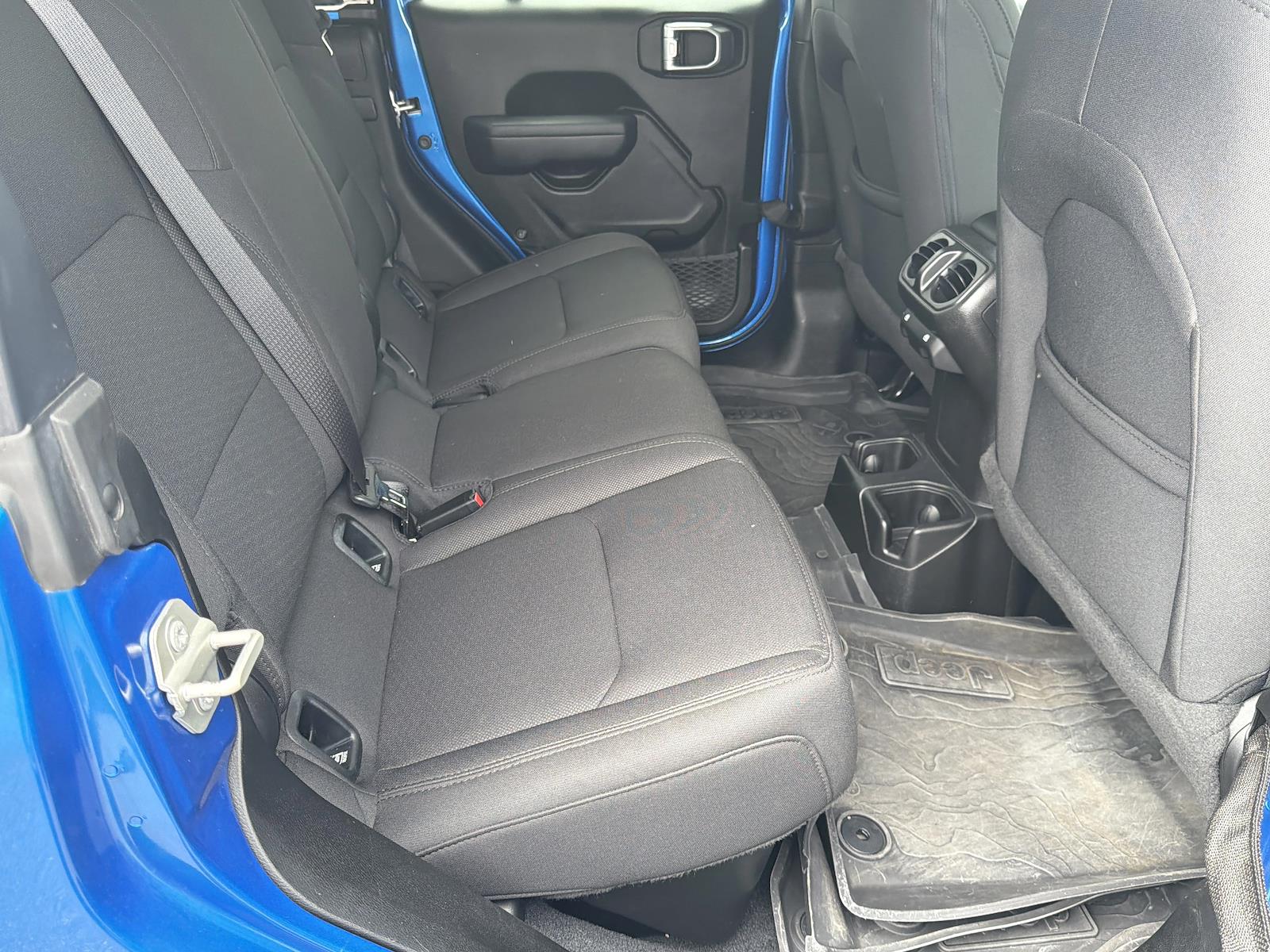 Used 2023 Jeep Gladiator - photo 16