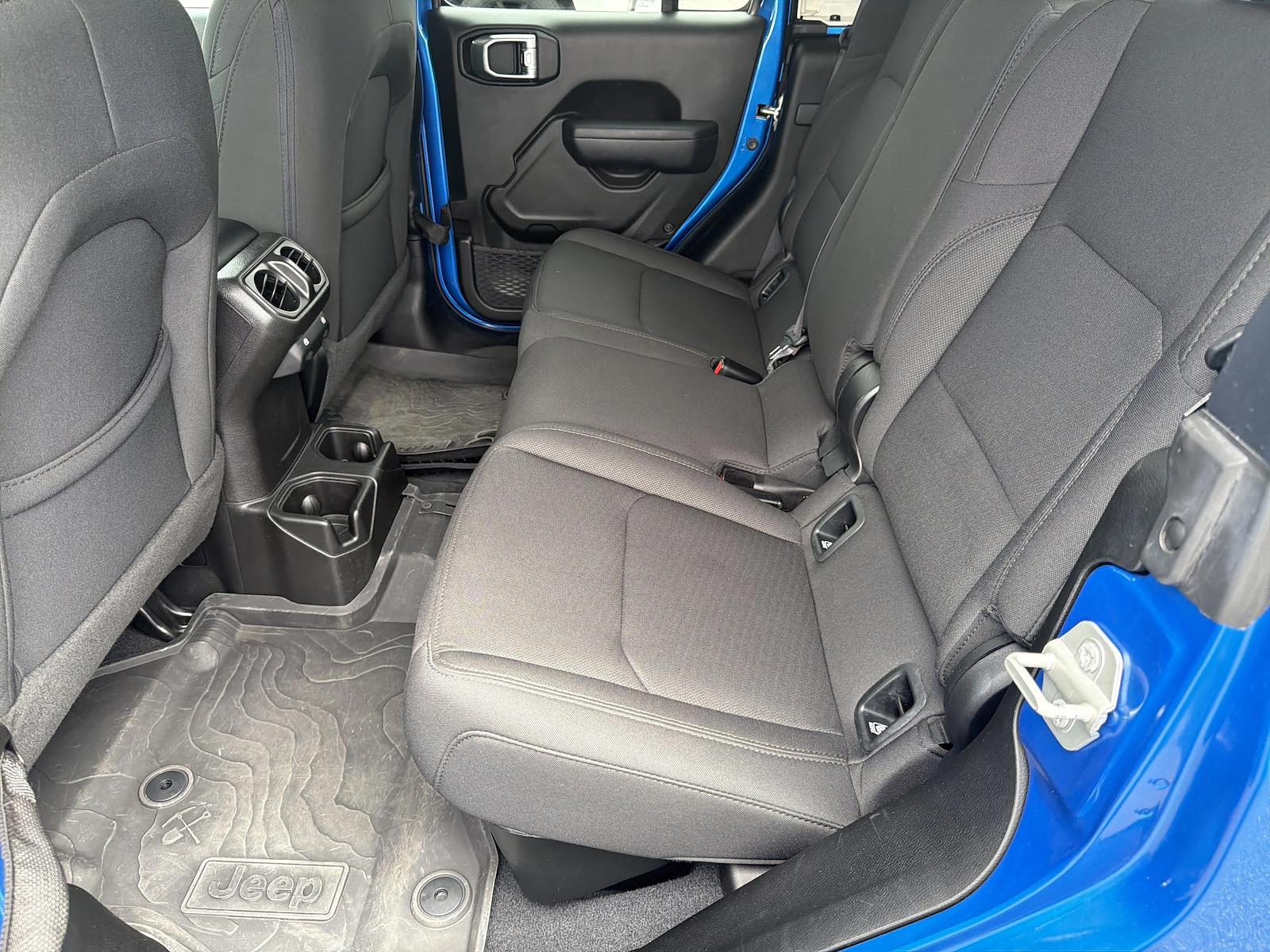 Used 2023 Jeep Gladiator - photo 21