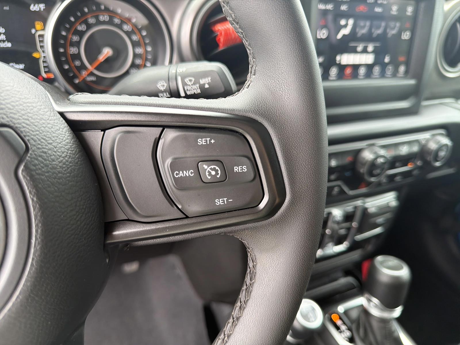 Used 2023 Jeep Gladiator - photo 26
