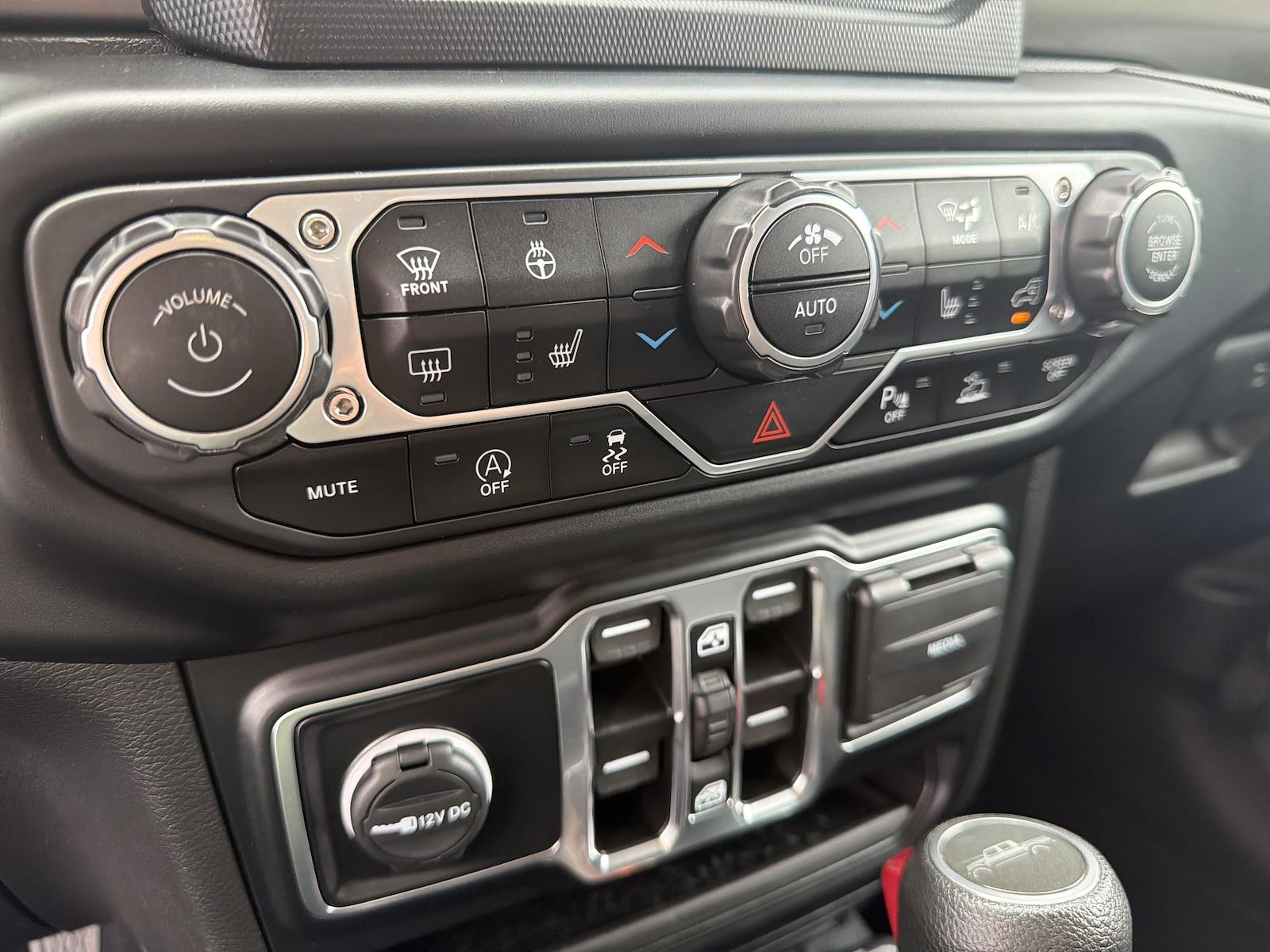 Used 2023 Jeep Gladiator - photo 30