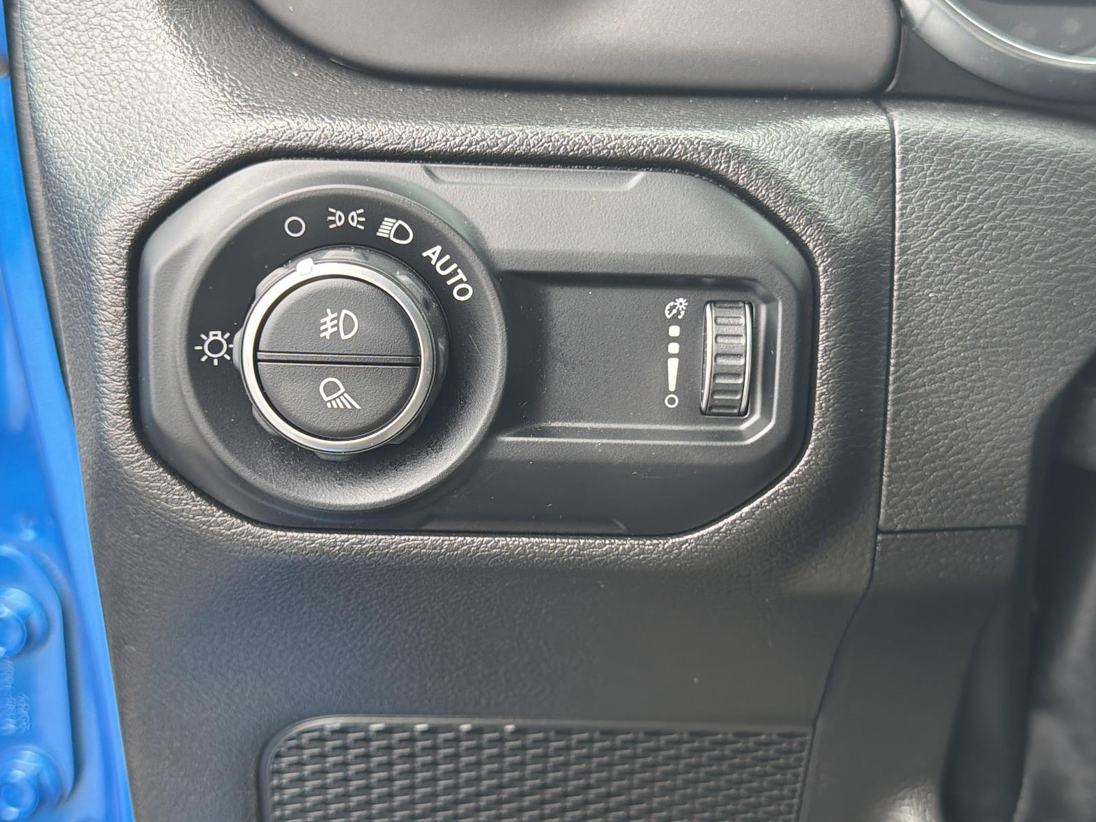 Used 2023 Jeep Gladiator - photo 32