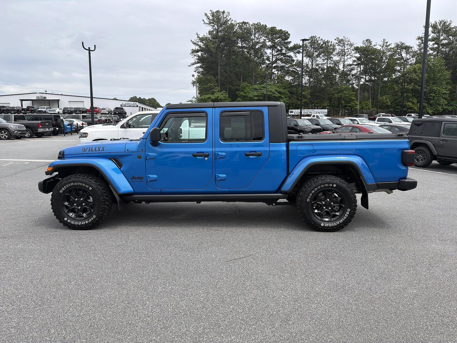 Used 2023 Jeep Gladiator - photo 5