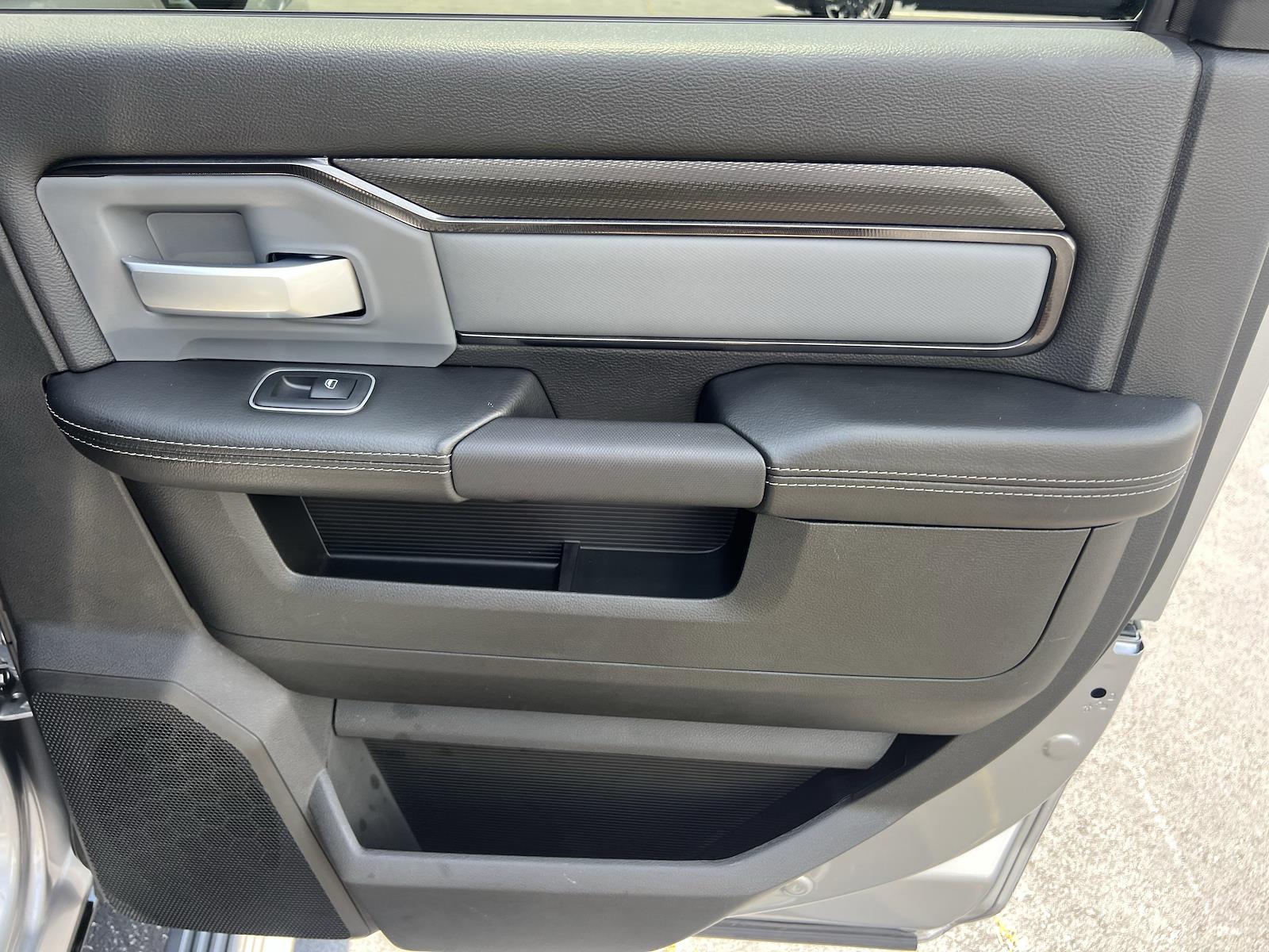 Used 2023 Ram 2500 - photo 11