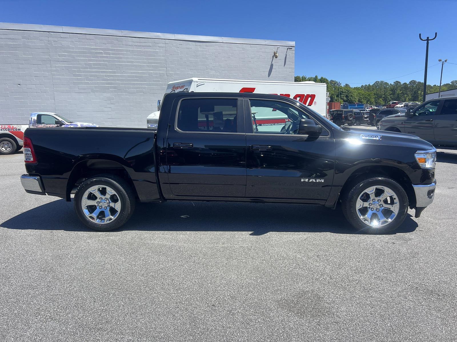 Used 2022 Ram 1500 - photo 2