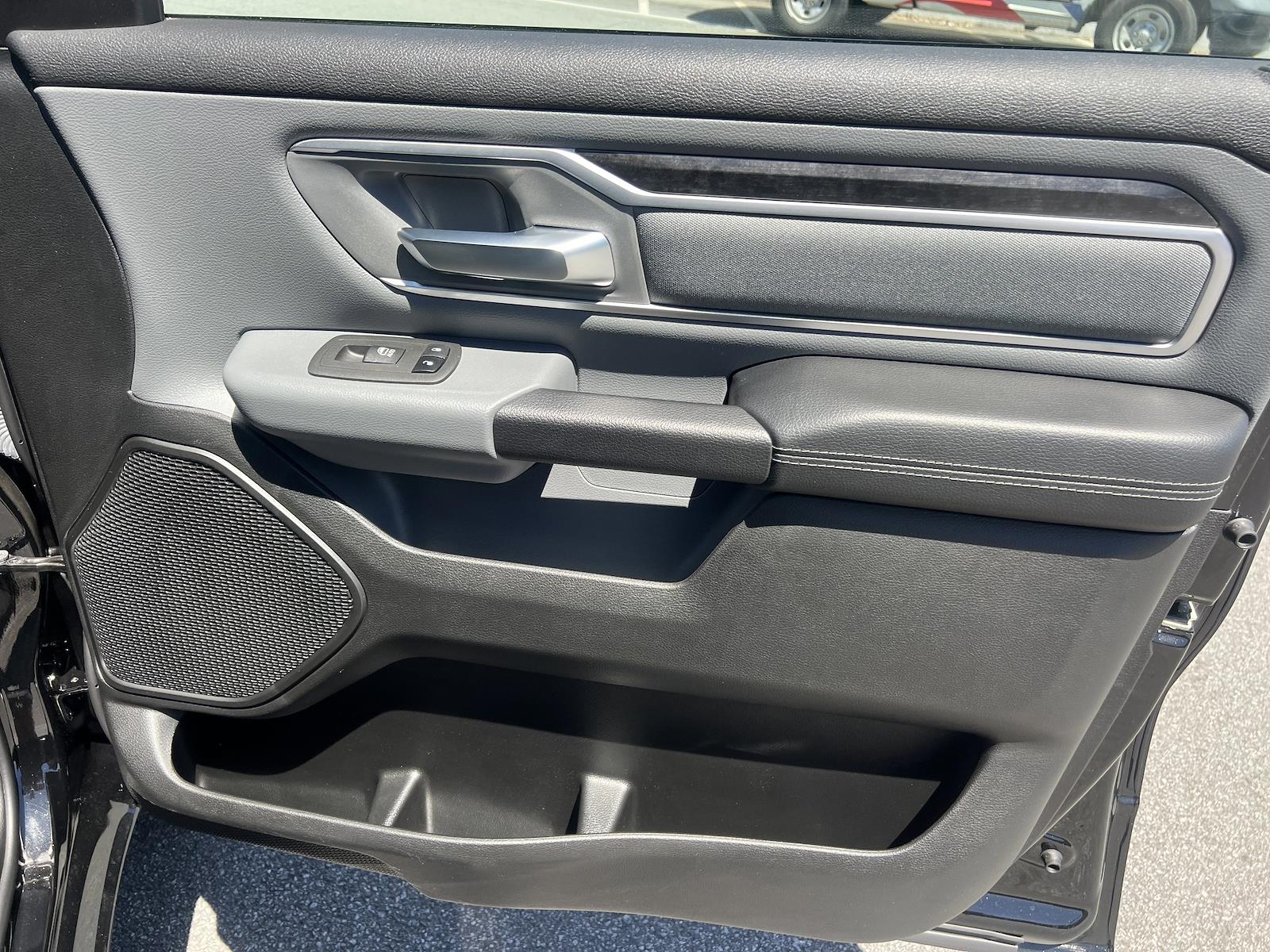 Used 2022 Ram 1500 - photo 11