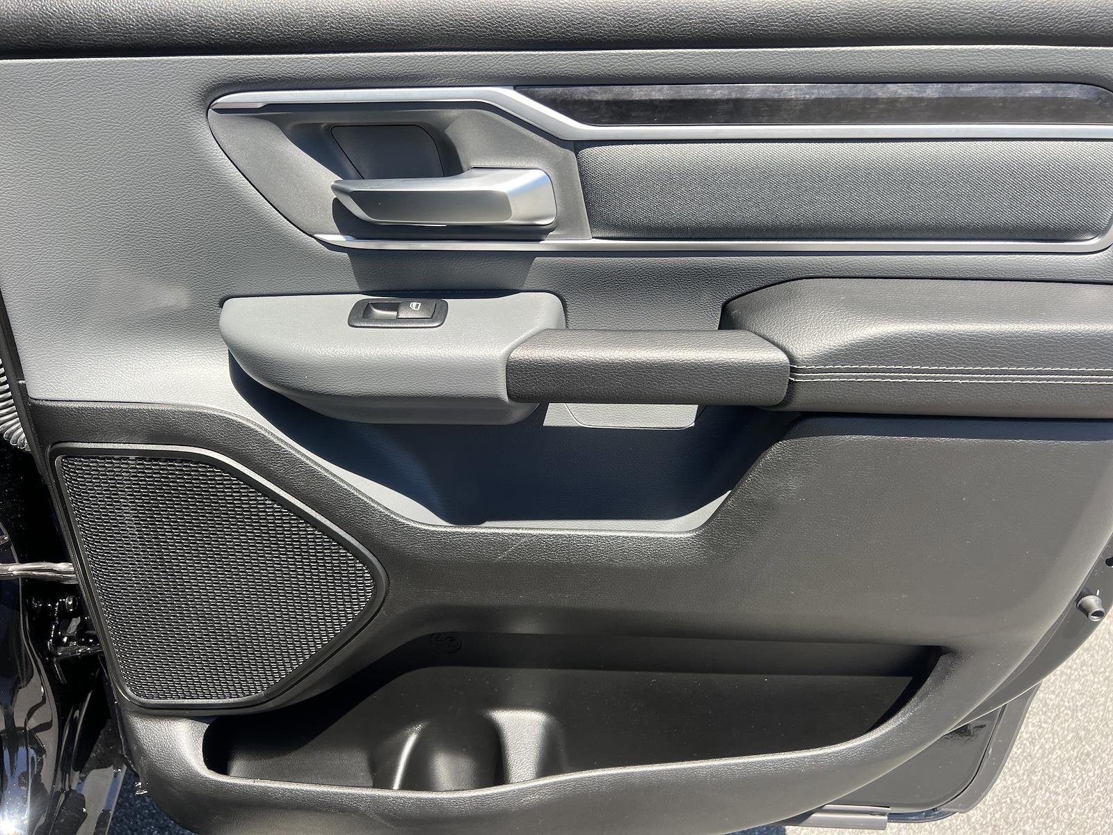 Used 2022 Ram 1500 - photo 13