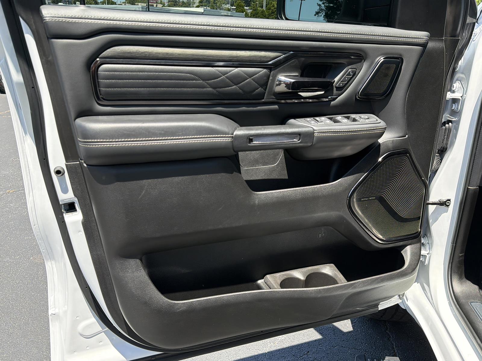 Used 2025 Ram 1500 - photo 13
