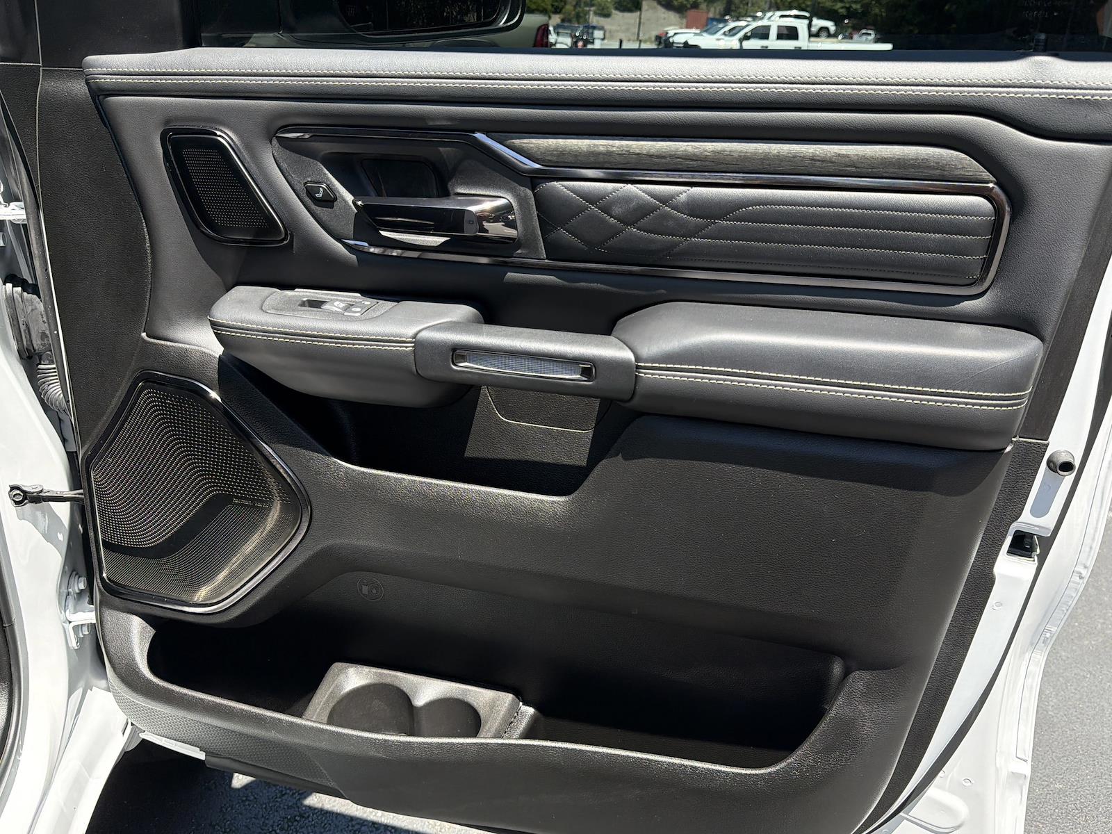 Used 2025 Ram 1500 - photo 18