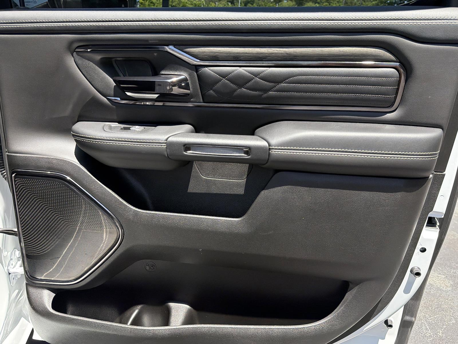Used 2025 Ram 1500 - photo 20