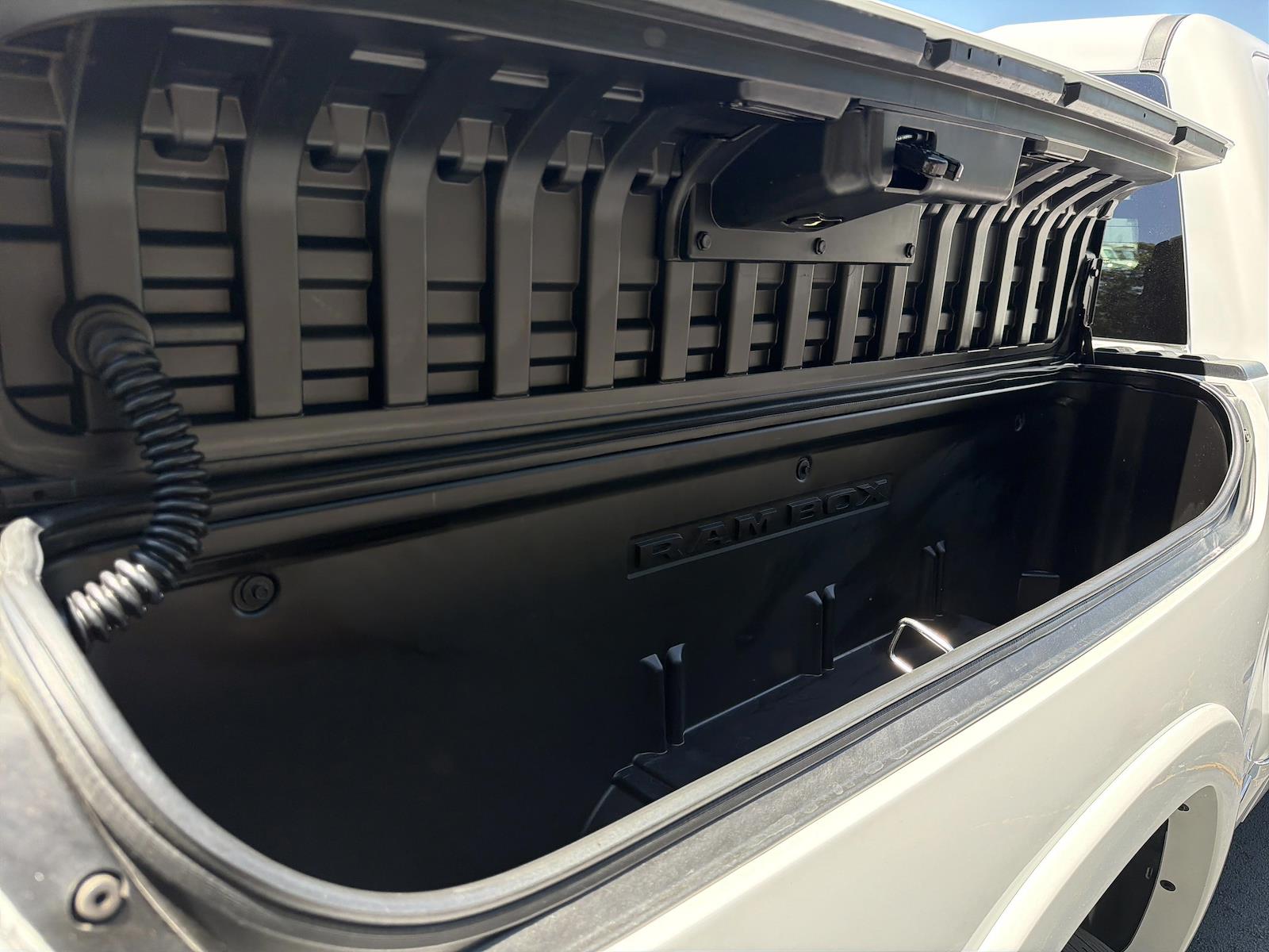 Used 2025 Ram 1500 - photo 23