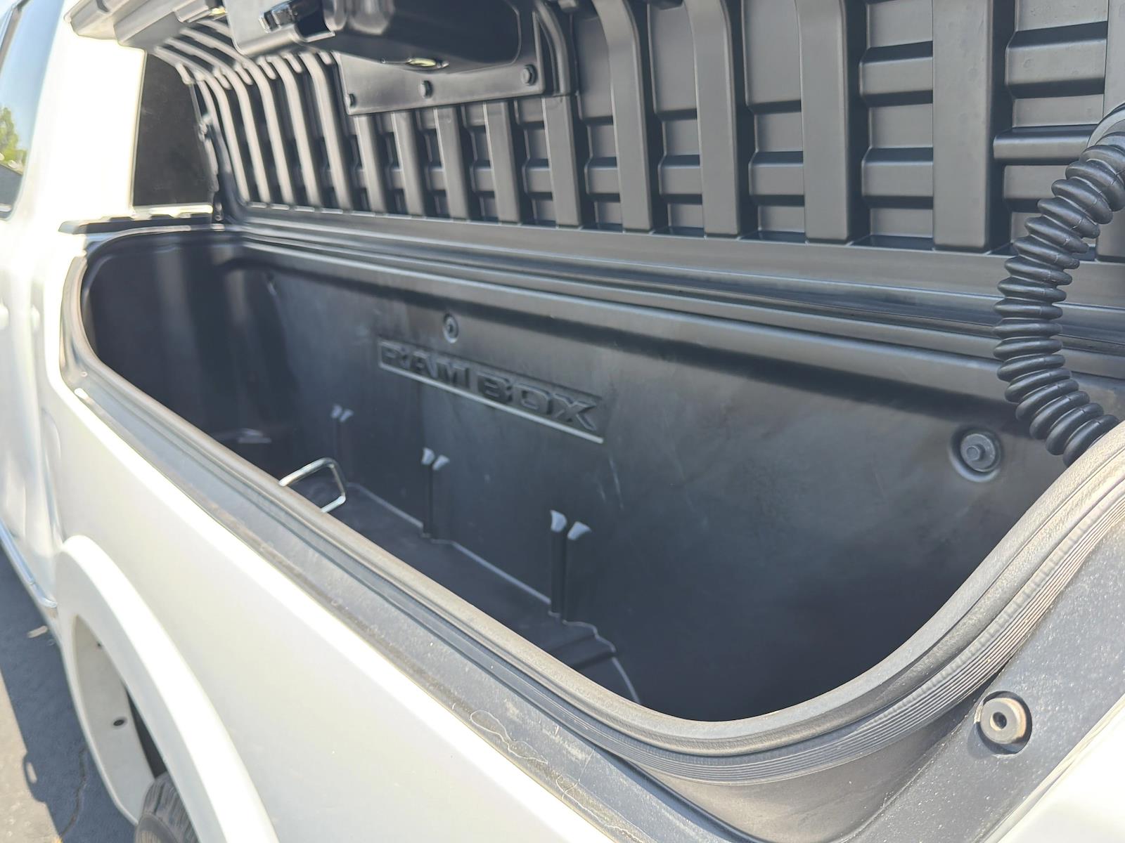 Used 2025 Ram 1500 - photo 27