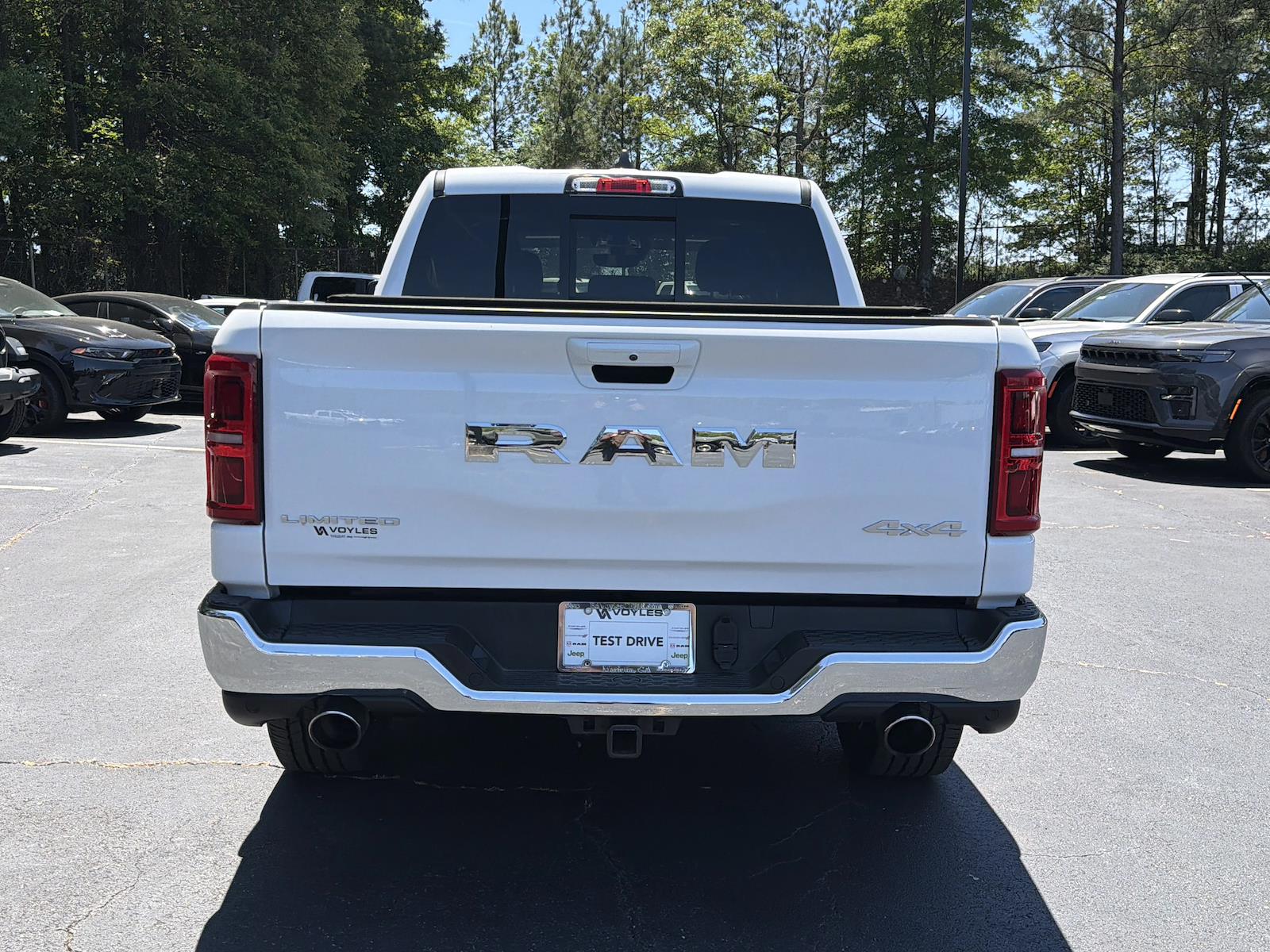 Used 2025 Ram 1500 - photo 8
